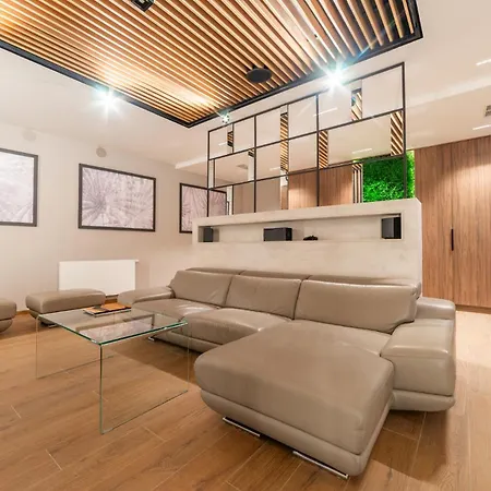 P R A T U M 33 Apartment *