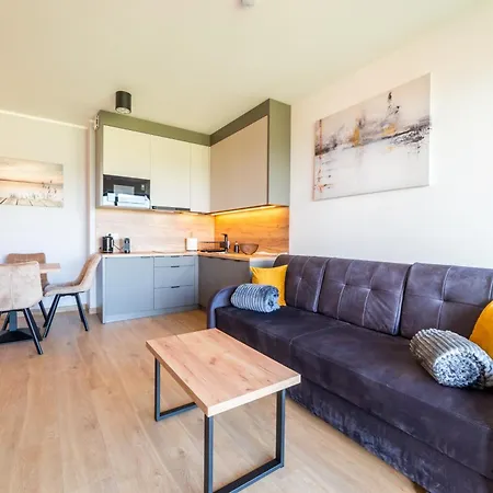 P R A T U M 33 Mikołajki